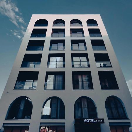 Bounty Hotel Golem  Exterior foto